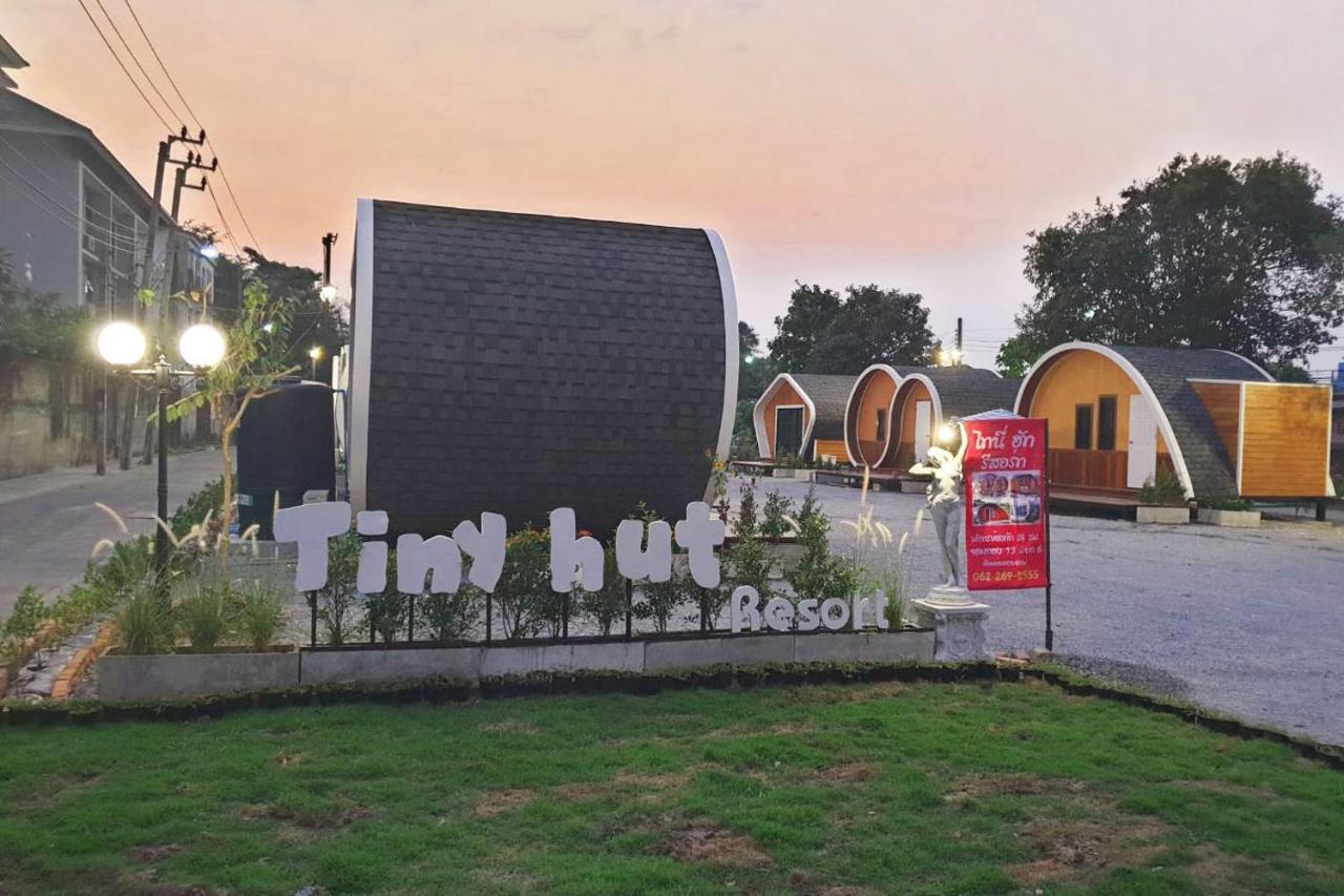 Tiny Hut Resort 방콕 외부 사진